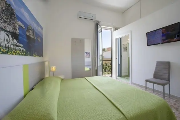 Tek Büyük veya İki Ayrı Yataklı Oda (2° Floor, No Elevator)