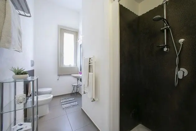 Tek Büyük veya İki Ayrı Yataklı Oda (2° Floor, No Elevator)