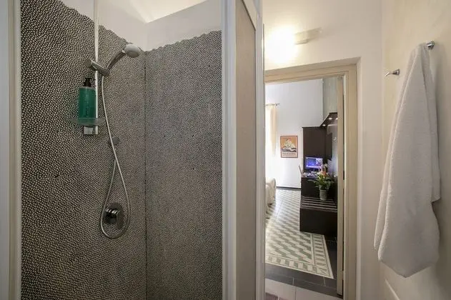 Tek Büyük veya İki Ayrı Yataklı Oda (2° Floor, No Elevator)