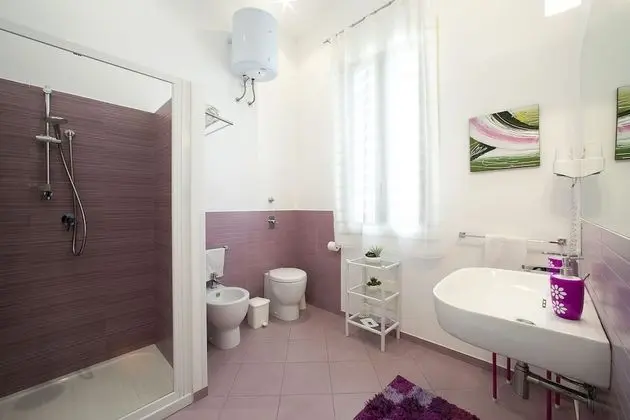 Tek Büyük veya İki Ayrı Yataklı Oda (2° Floor, No Elevator)