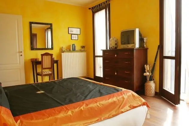 Tek Büyük veya İki Ayrı Yataklı Oda, Özel Banyo, Bahçe Manzaralı