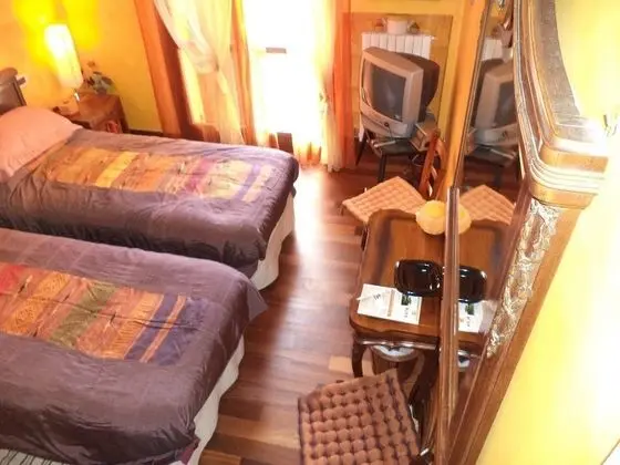 Tek Büyük veya İki Ayrı Yataklı Oda, Özel Banyo, Bahçe Manzaralı