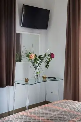 Büyük Yataklı Tek Kişilik Oda