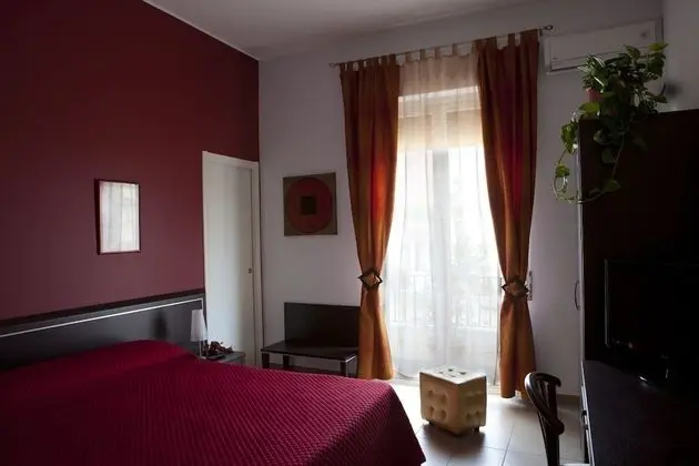 Üç Kişilik Oda
