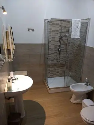 Üç Kişilik Oda