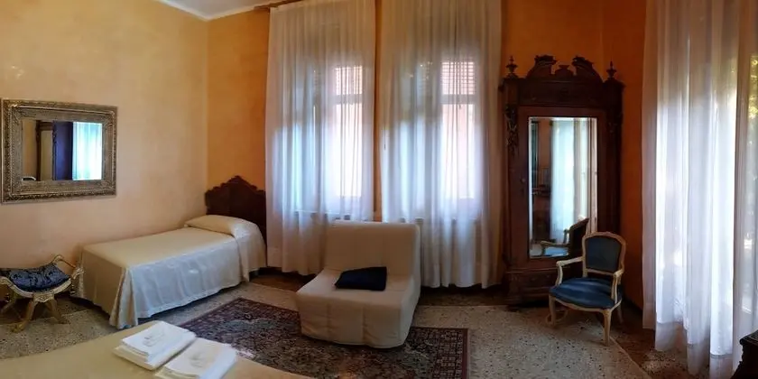 Üç Kişilik Oda (Dreamlike garden room)