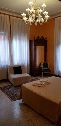 Üç Kişilik Oda (Dreamlike garden room)