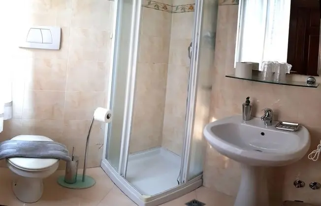 Üç Kişilik Oda (Dreamlike garden room)