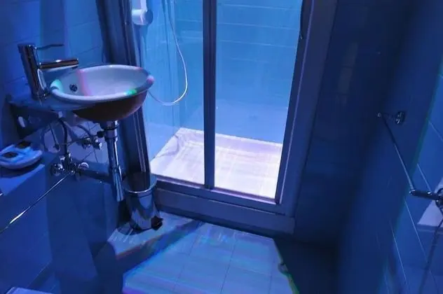 Tek Büyük Yataklı Oda, Özel Banyo