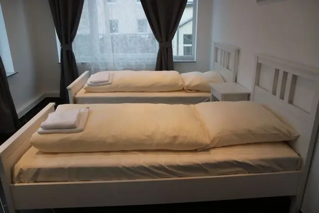 Büyük Yataklı Tek Kişilik Oda, Ortak Banyo