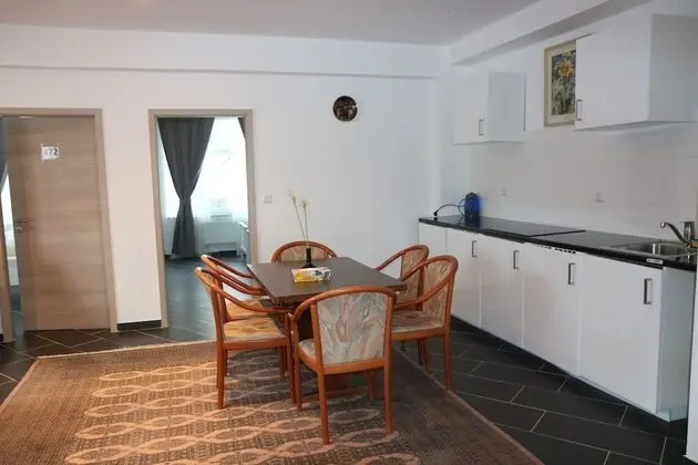 Büyük Yataklı Tek Kişilik Oda, Ortak Banyo