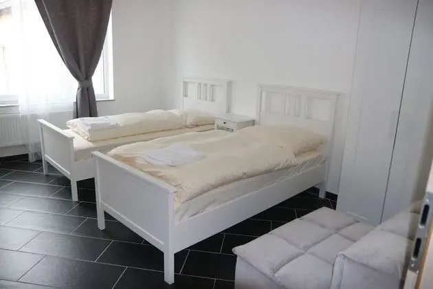 Tek Büyük Yataklı Oda, Ortak Banyo