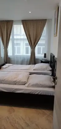 Tek Büyük Yataklı Oda, Ortak Banyo