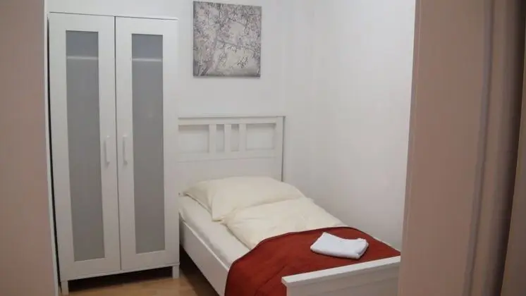 Tek Büyük Yataklı Oda, Ortak Banyo