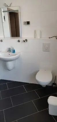 Tek Büyük Yataklı Oda, Ortak Banyo