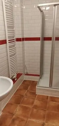 Tek Büyük Yataklı Oda, Ortak Banyo
