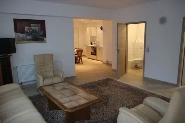 Üç Kişilik Oda, Ortak Banyo
