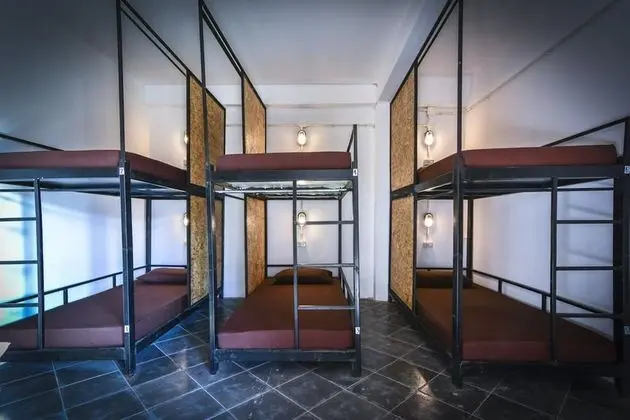 6-Bed Mixed Dormitory (1)
