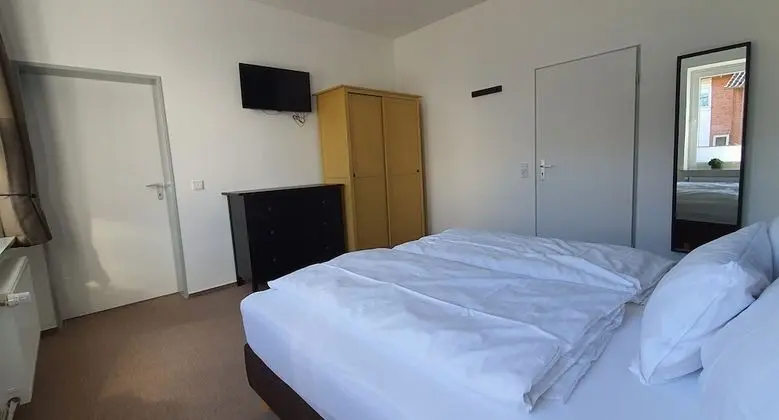 Classic Tek Büyük Yataklı Oda, Banyolu/Duşlu, Şehir Manzaralı (Zimmer 1)