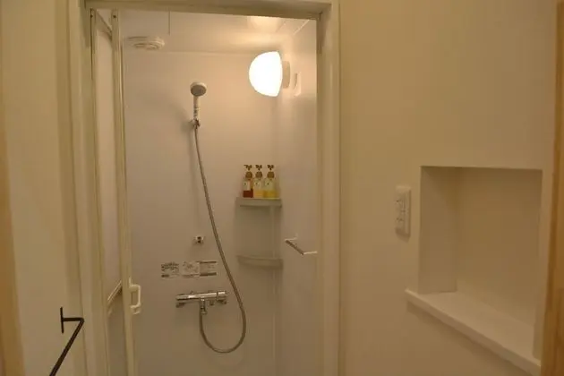 Ortak Ranzalı Oda, Karma Ranzalı Oda, Ortak Banyo