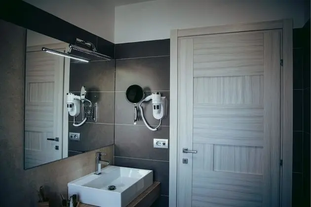 Tek Büyük Yataklı Oda, 1 Büyük (Queen) Boy Yatak, Engellilere Uygun, Sigara İçilmez