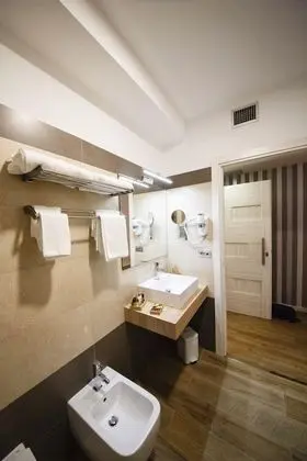 Tek Büyük Yataklı Oda, 1 Büyük (Queen) Boy Yatak, Engellilere Uygun, Sigara İçilmez