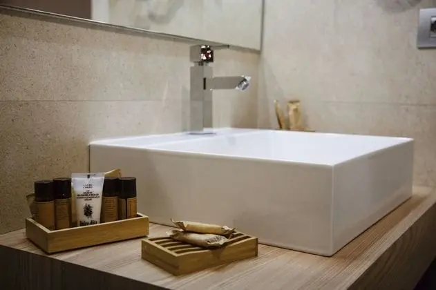 Tek Büyük Yataklı Oda, 1 Büyük (Queen) Boy Yatak, Engellilere Uygun, Sigara İçilmez