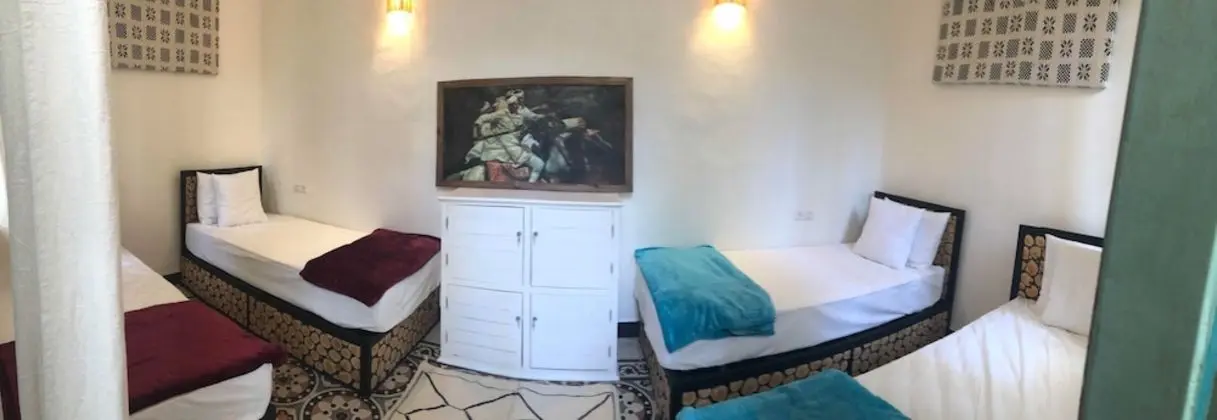 Dört Kişilik Oda, Ortak Banyo