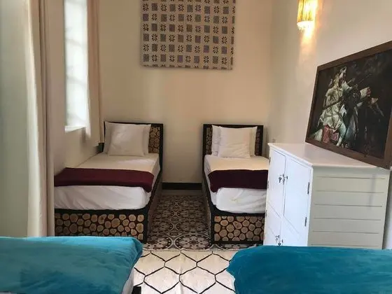 Dört Kişilik Oda, Ortak Banyo