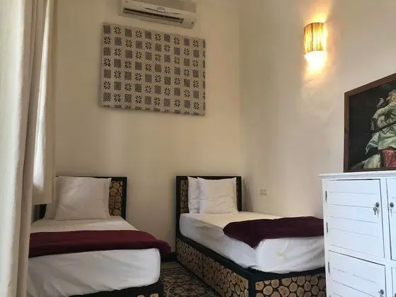 Dört Kişilik Oda, Ortak Banyo