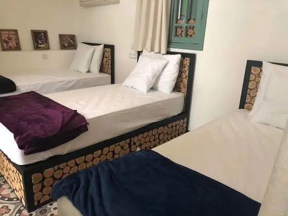 Üç Kişilik Oda, 3 Tek Kişilik Yatak, Sigara İçilmez
