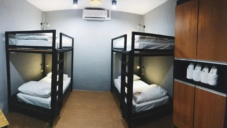 4-Beds Mixed Dormitory