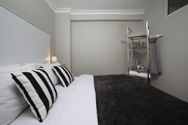 One Bedroom Apartment