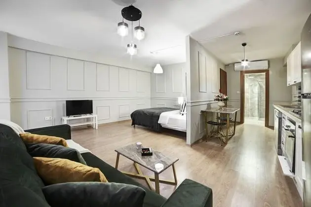 Studio Apartment