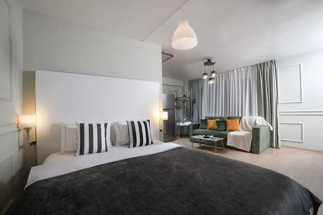 Studio Apartment