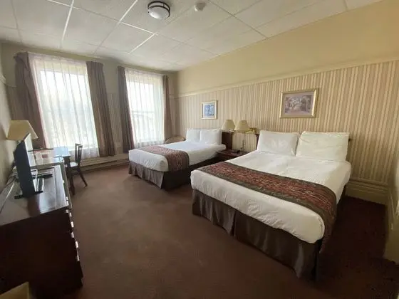 Basic Double Queen Room