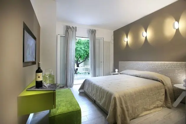 Design Tek Büyük veya İki Ayrı Yataklı Oda, Banyolu/Duşlu, Bahçe Manzaralı