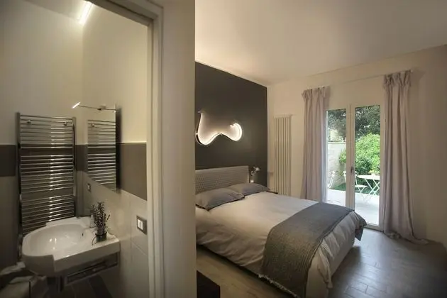 Design Tek Büyük Yataklı Oda, Banyolu/Duşlu, Bahçe Manzaralı