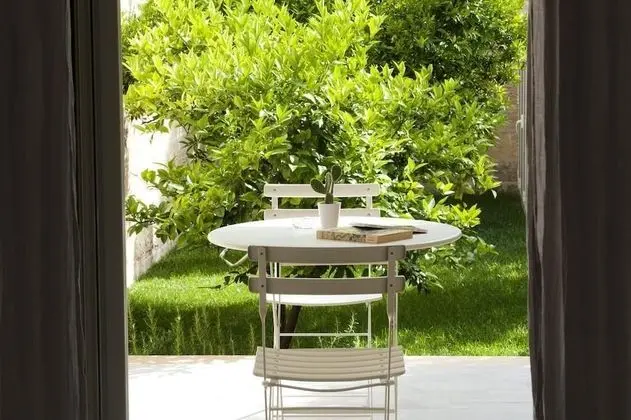 Design Tek Büyük Yataklı Oda, Banyolu/Duşlu, Bahçe Manzaralı