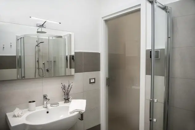 Design Tek Büyük Yataklı Oda, Banyolu/Duşlu, Bahçe Manzaralı