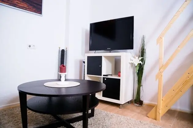 Business Çatı Katı (Loft), 1 Büyük (Queen) Boy Yatak ve Çekyat, Mutfak, Bahçeli