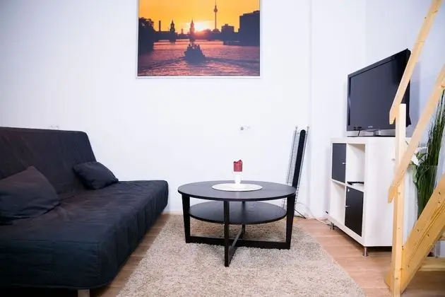 Business Çatı Katı (Loft), 1 Büyük (Queen) Boy Yatak ve Çekyat, Mutfak, Bahçeli