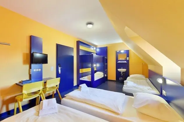 Oda, Ortak Banyo (for 5 people)