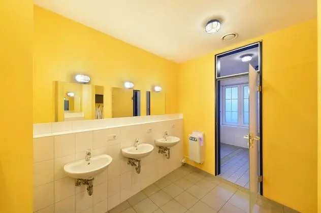 Oda, Ortak Banyo (for 5 people)