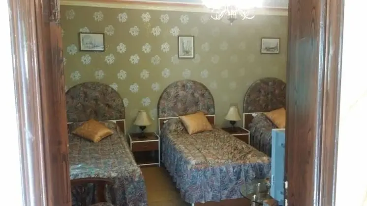 Üç Kişilik Oda, 3 Tek Kişilik Yatak