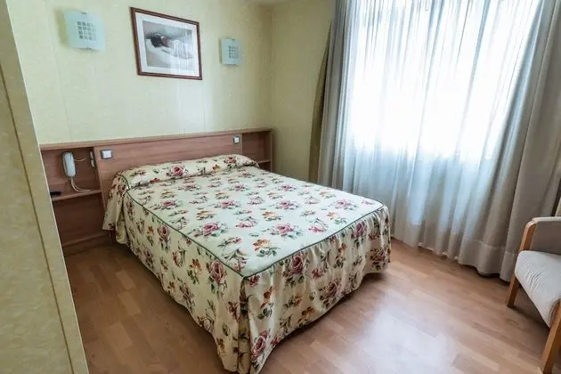 Tek Büyük Yataklı Oda, 1 Çift Kişilik Yatak
