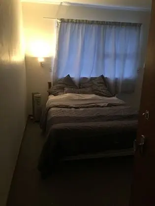 Tek Büyük Yataklı Oda, Ortak Banyo