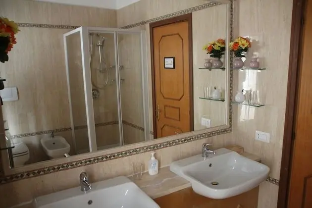 Üç Kişilik Oda, Banyolu/Duşlu