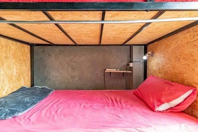 12-Bed Mixed Dormitory Room