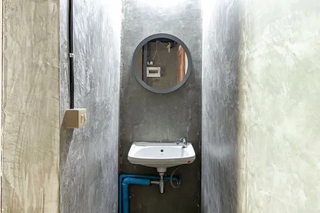 12-Bed Mixed Dormitory Room